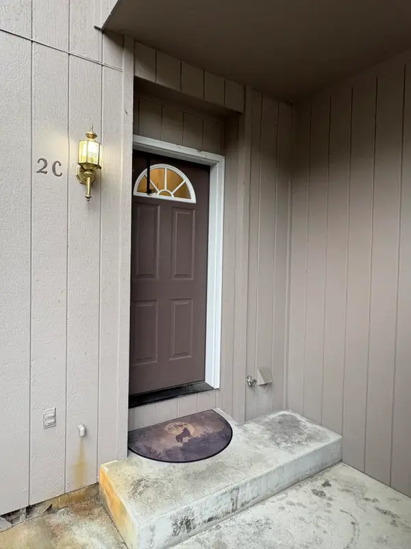 310 NE Terry Lane #2C, Grants Pass, OR 97526