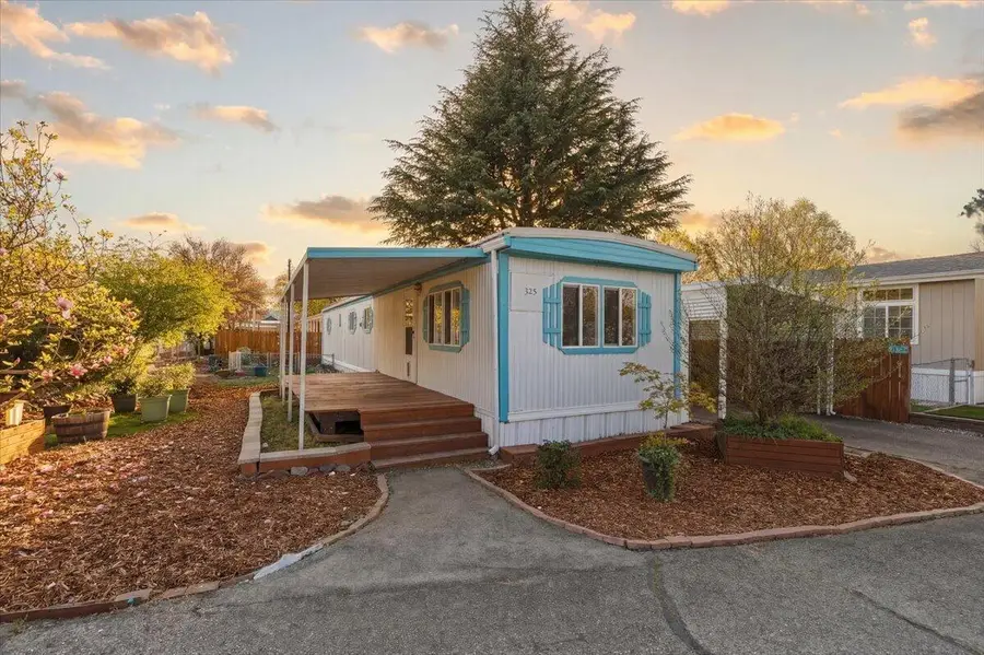 325 Sandlewood Drive, Grants Pass, OR 97526 - #2