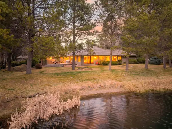 17995 North Course Lane #8, Bend, OR 97707