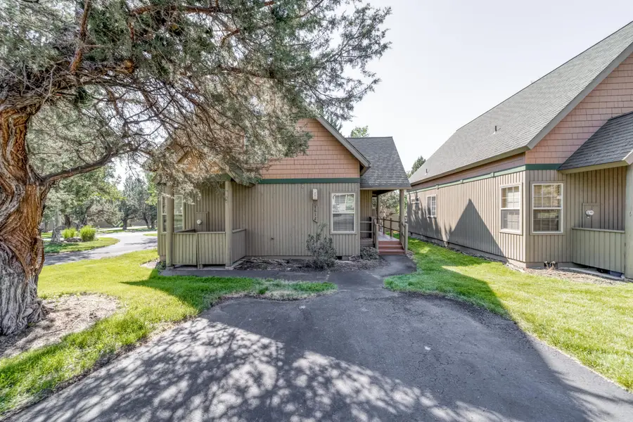 1612 Prairie Falcon Drive, Redmond, OR 97756 - #2