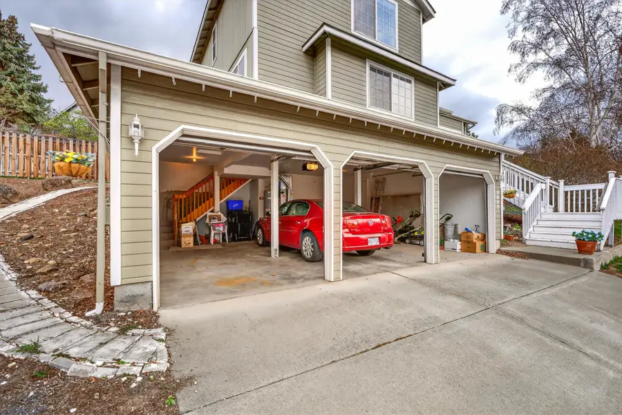 3059 SW 36th Street, Redmond, OR 97756 - #3