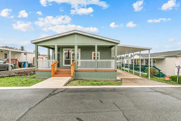 8401 Old Stage Rd Road #25, Medford, OR 97504