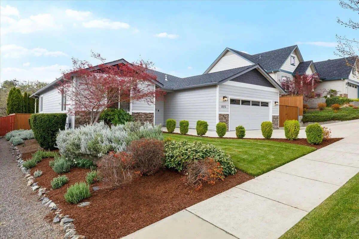 1025 Mcphearson Lane, Medford, OR 97504 - #1