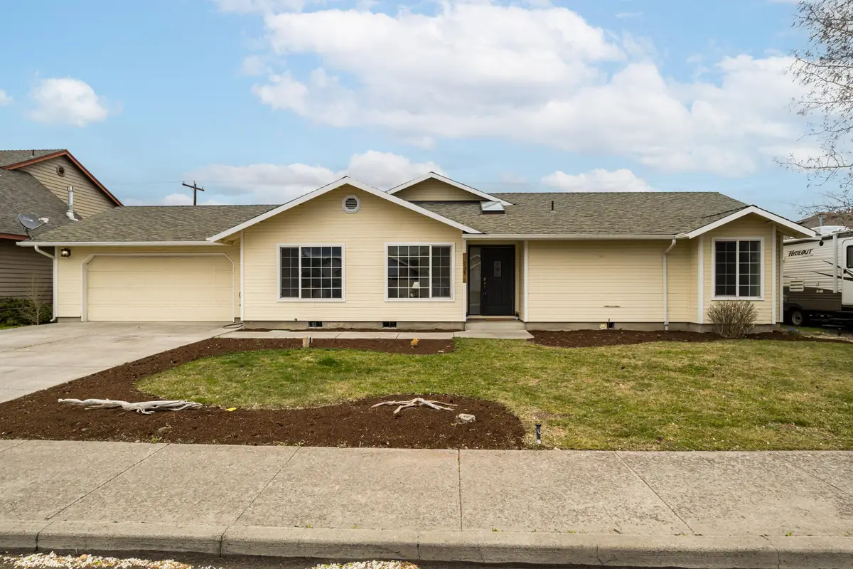 730 NW 19th Place, Redmond, OR 97756 - #1