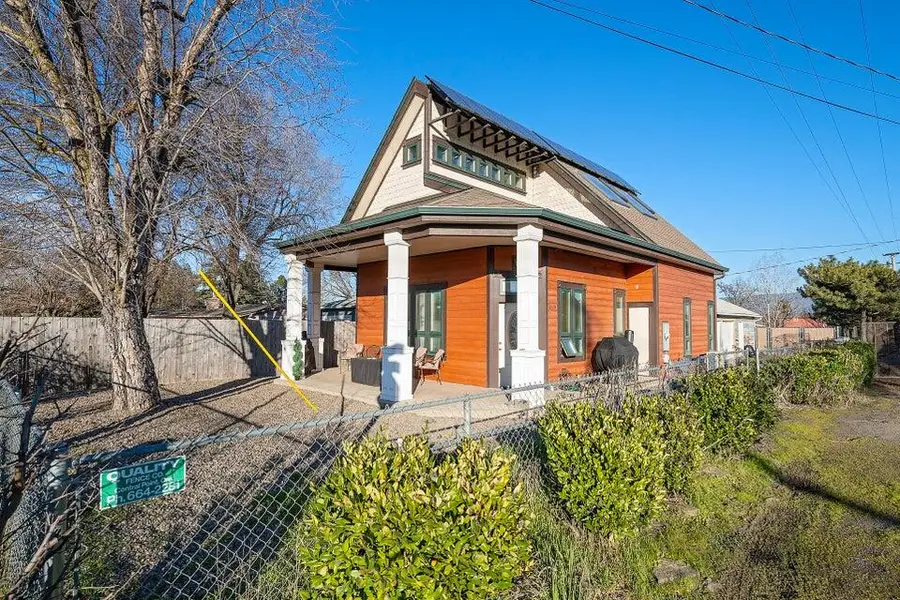 2375 Kings Highway, Medford, OR 97501 - #3