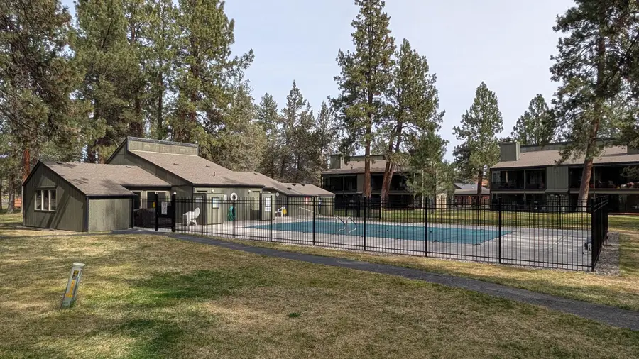 813 E Desperado Trail #UNIT 102, Sisters, OR 97759 - #2