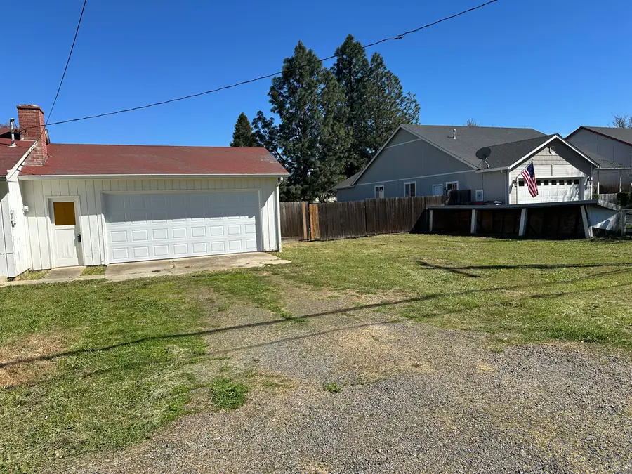 1755 S Peach Street, Medford, OR 97501 - #2