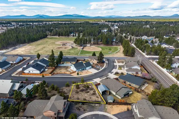 51374 Apache Tears Court, La Pine, OR 97739