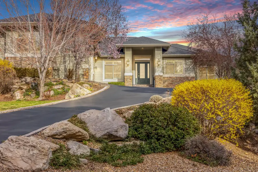 825 Victoria Falls Drive, Redmond, OR 97756 - #2