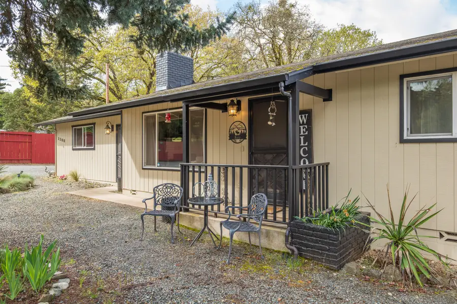 3300 Cloverlawn Drive, Grants Pass, OR 97527 - #3