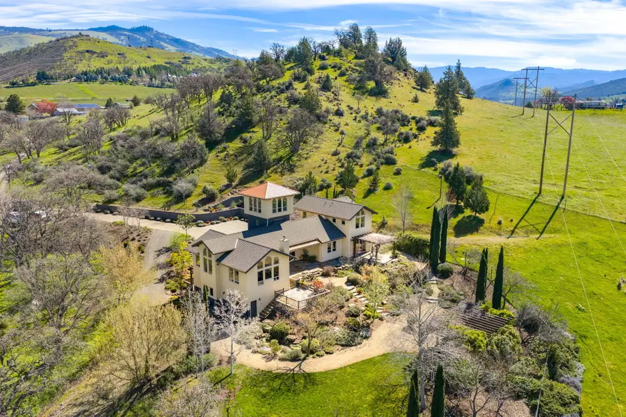 988 Dead Indian Memorial Road, Ashland, OR 97520 - #3