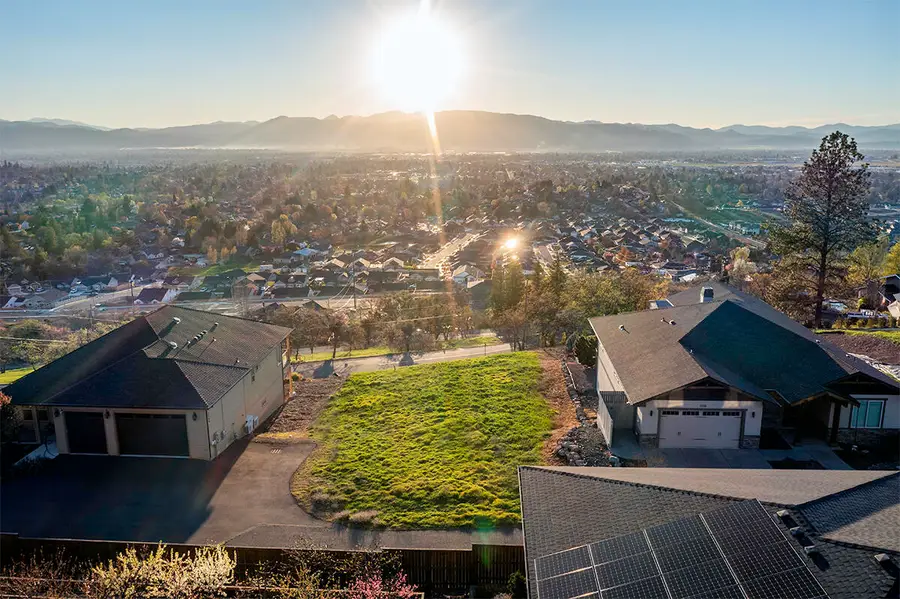 3258 Annapolis Drive, Medford, OR 97504 - #2