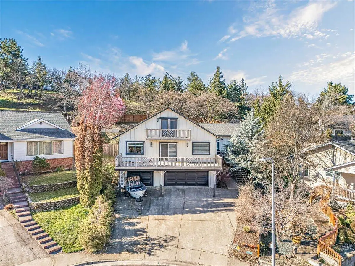 135 Candice Court, Medford, OR 97504 - #1