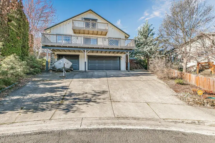 135 Candice Court, Medford, OR 97504 - #2