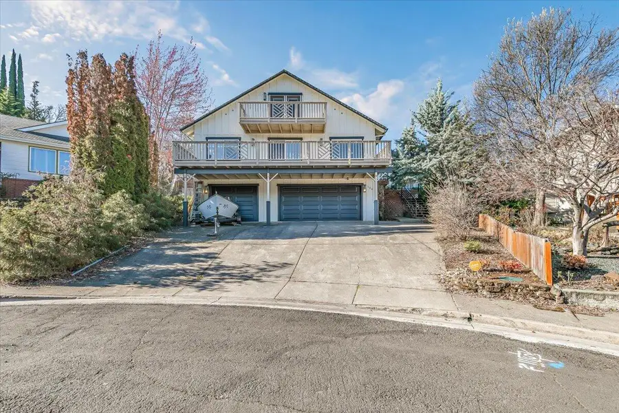 135 Candice Court, Medford, OR 97504 - #3