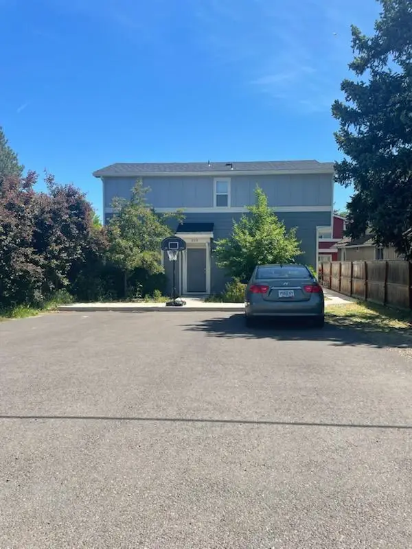 215 S C Street, Phoenix, OR 97535 - #1