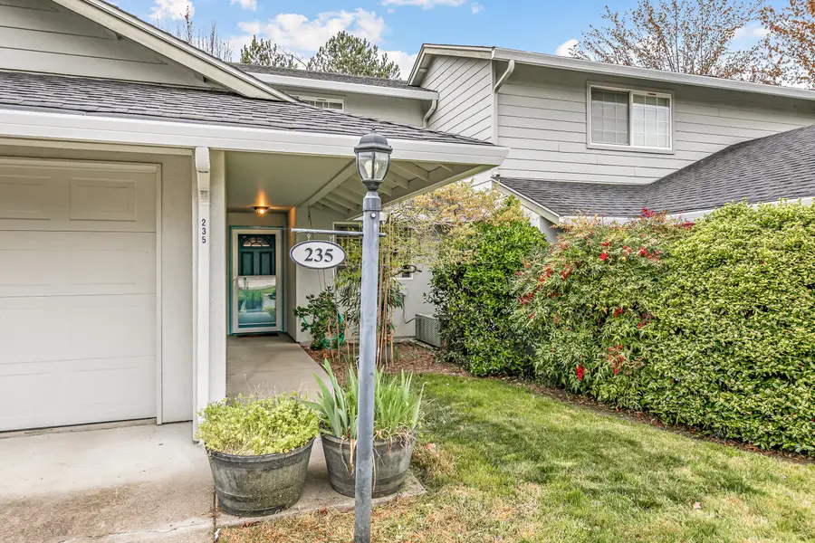 235 Meadow Drive, Ashland, OR 97520 - #2