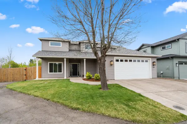 232 Willow Springs Drive, Talent, OR 97540