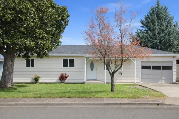 2816 Duell Avenue, Medford, OR 97501