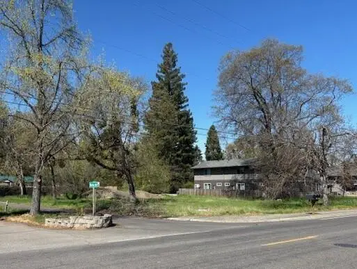 #2100, Medford, OR 97501 - #2