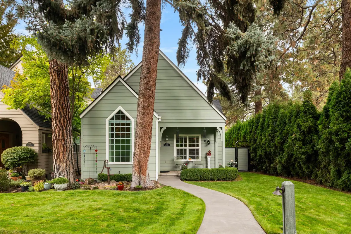 990 NE Wiest Way, Bend, OR 97701 - #1