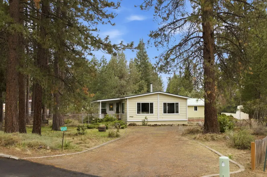 61067 Chuckanut Drive, Bend, OR 97702 - #2