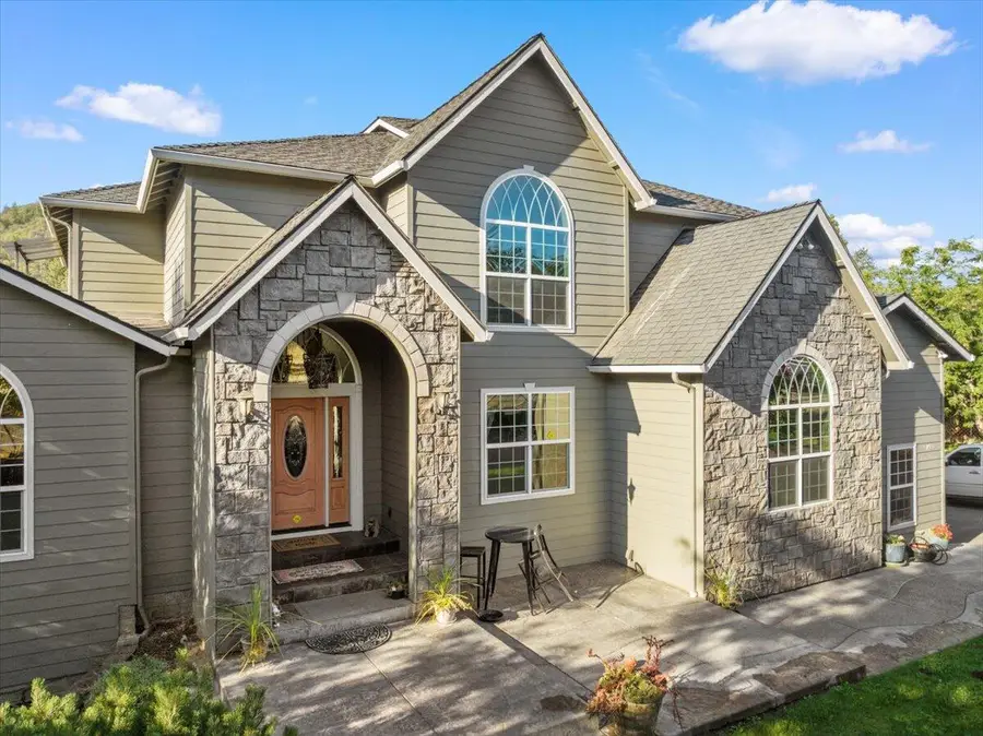 5153 Old Stage Road, Central Point, OR 97502 - #2