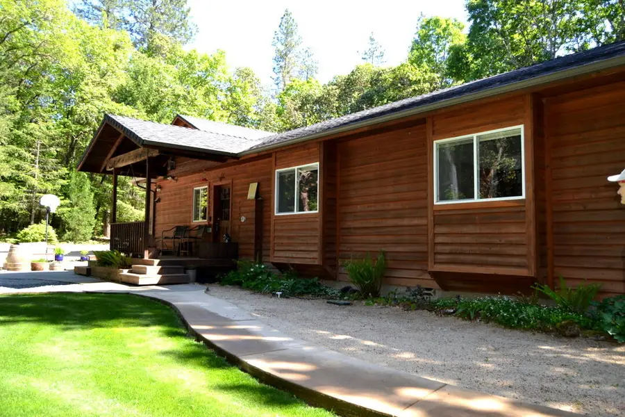 737 Pinecrest Drive, Grants Pass, OR 97526 - #3