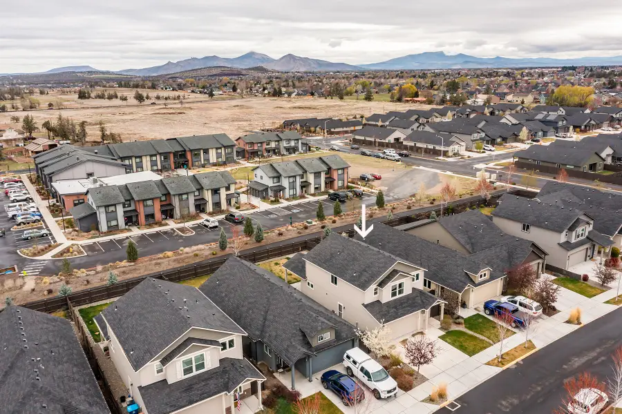 2555 NW Ivy Way, Redmond, OR 97756 - #2