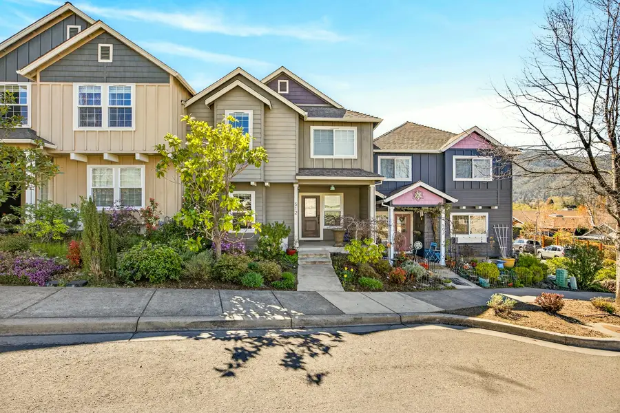 512 Fair Oaks Avenue, Ashland, OR 97520 - #2
