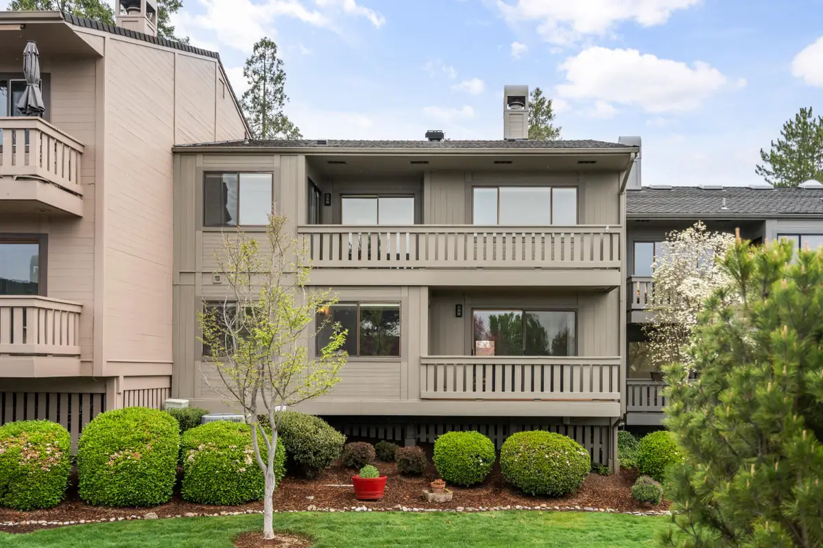 302 Medford Heights Lane, Medford, OR 97504 - #1