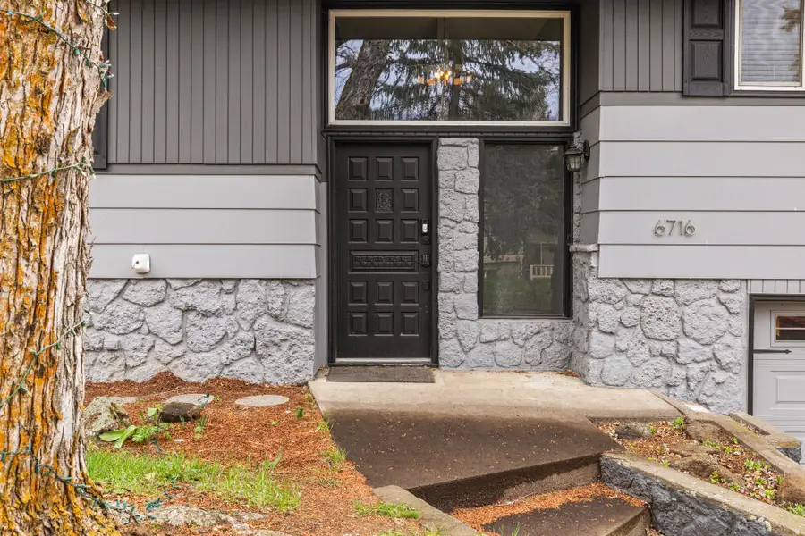 6716 Amber Avenue, Klamath Falls, OR 97603 - #3