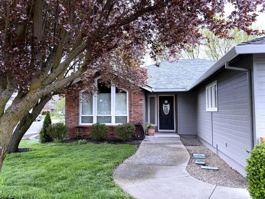 2307 Jeremy Street, Central Point, OR 97502 - #2