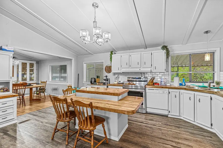 380 Bayard Drive, Grants Pass, OR 97527 - #2