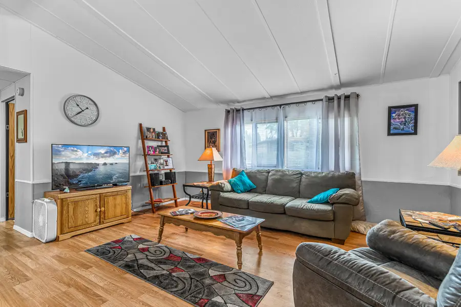 380 Bayard Drive, Grants Pass, OR 97527 - #3