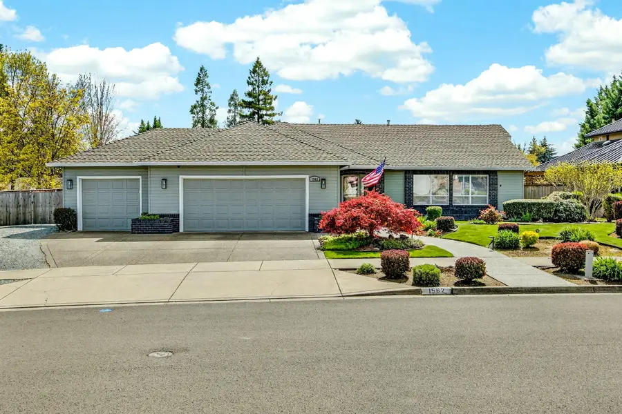 1562 Ridge Way, Medford, OR 97504 - #2