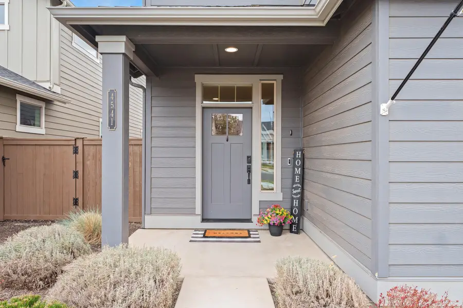 4541 SW 36th Street, Redmond, OR 97756 - #2