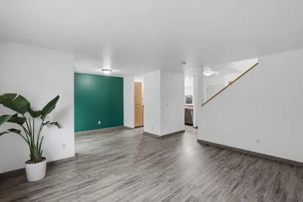 467 Tulipan Way, Talent, OR 97540