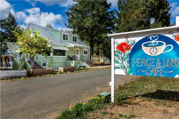 18248 Redwood Highway, Selma, OR 97538