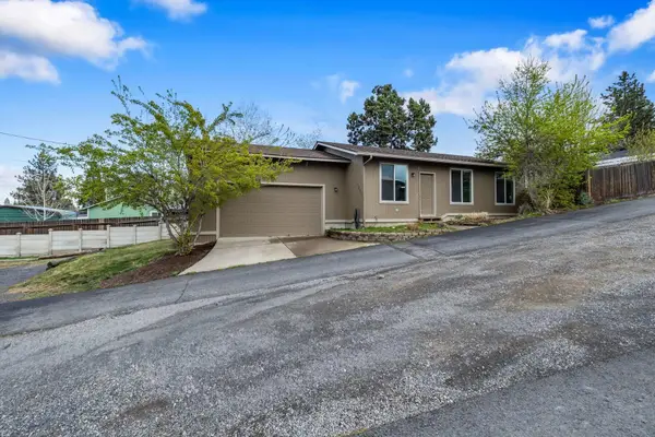 1331 NE Butler Market Road, Bend, OR 97701