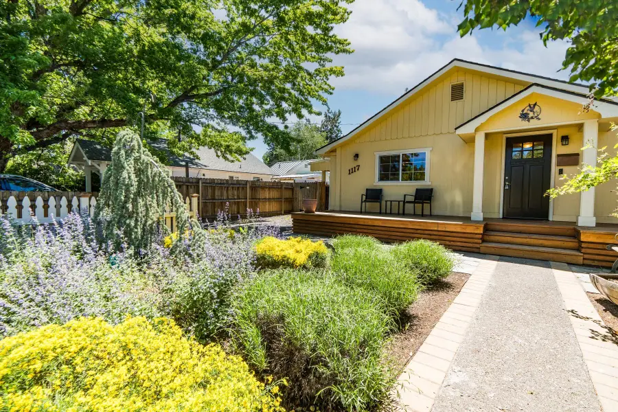 1117 NW Milwaukee Avenue, Bend, OR 97703 - #3