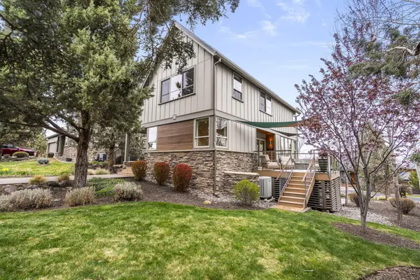 224 Volunteer Park Lane, Redmond, OR 97756