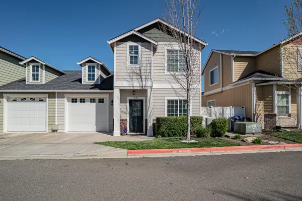 131 Poppy Bay Place, Talent, OR 97540