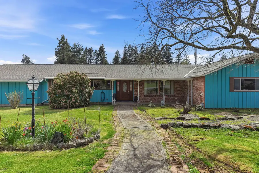 105 W 17th Place, Coquille, OR 97423 - #2