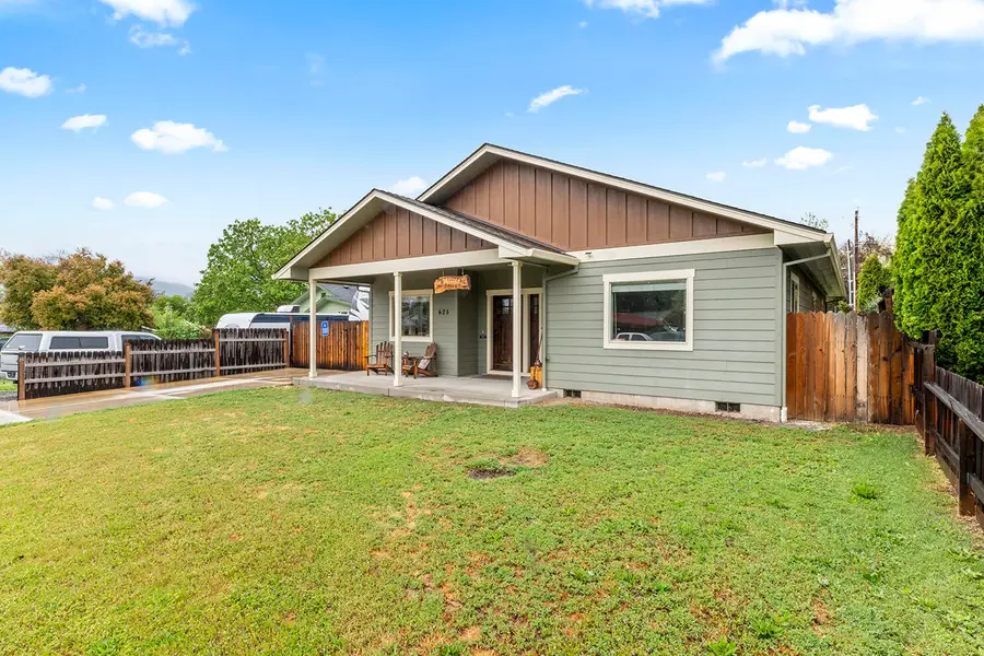 625 Cherry Street, Central Point, OR 97502 - #3