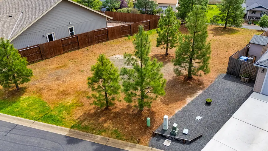 320 Cedar Ridge Drive, Cave Junction, OR 97523 - #2