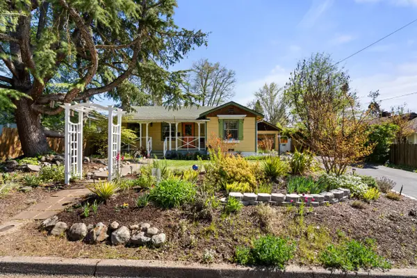 1427 NW Washington Boulevard, Grants Pass, OR 97526