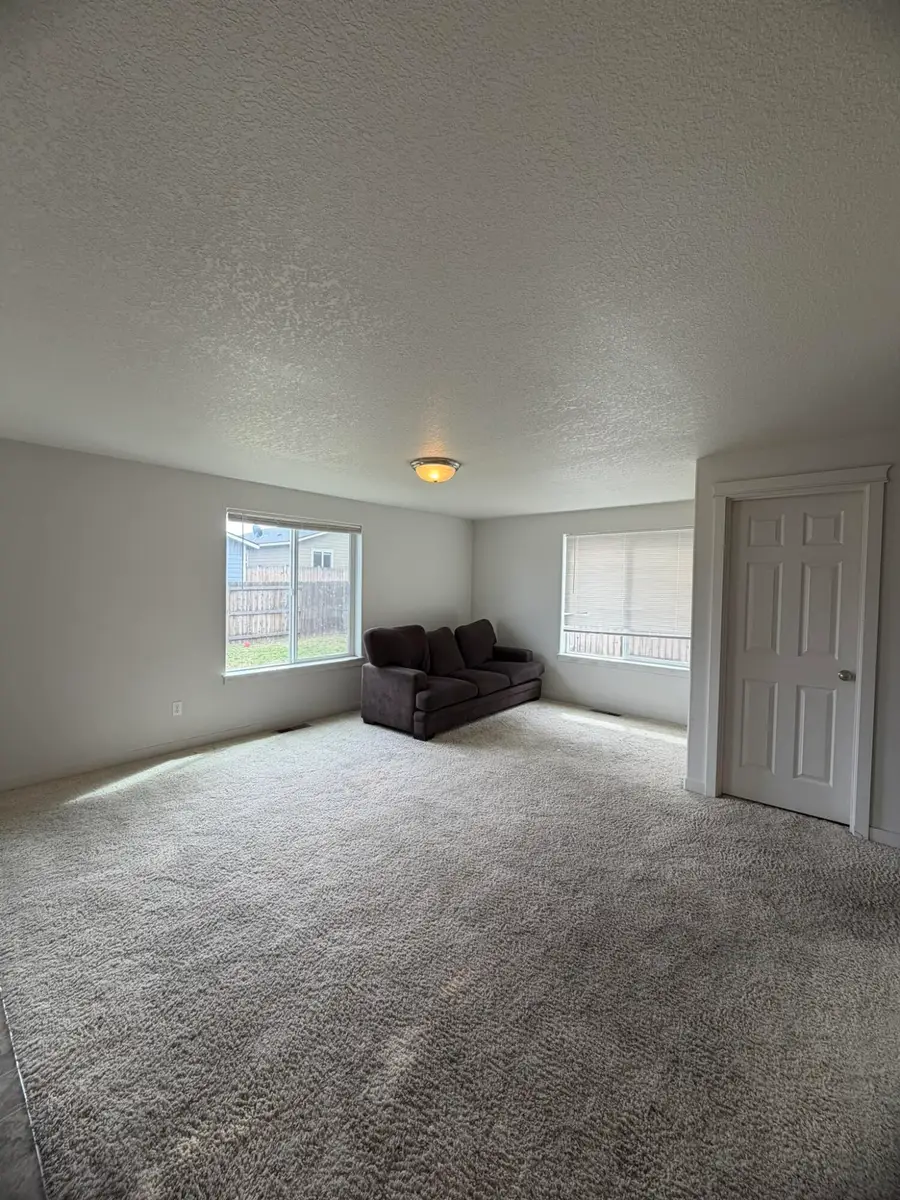 901 SE Kierra Place, Madras, OR 97741 - #2