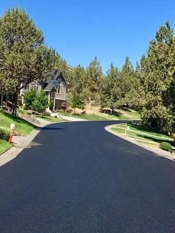 2429 SW Valleyview Drive, Redmond, OR 97756 - #2