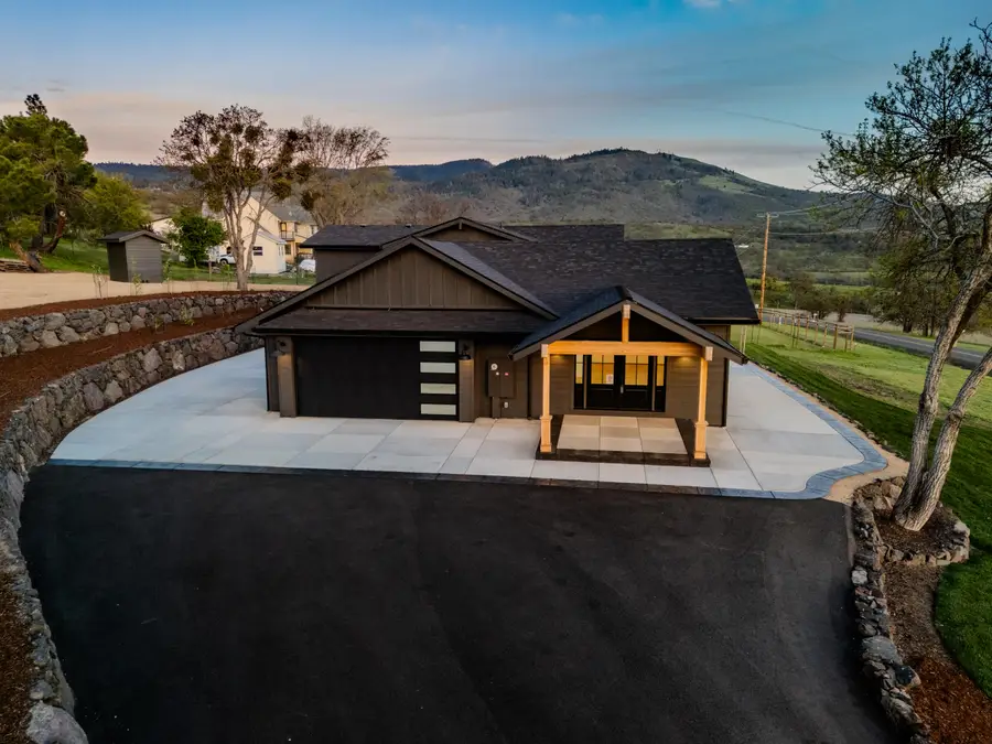 4691 Cherry Lane, Medford, OR 97504 - #3